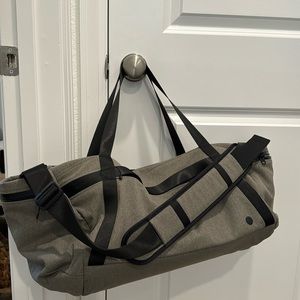 LULULEMON Duffle Bag/Gym Bag/Weekender Gray Sage NEW